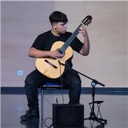 Profesor de Guitarra Clásica para alumnos desde Cursos Elementales hasta 1º de Profesional